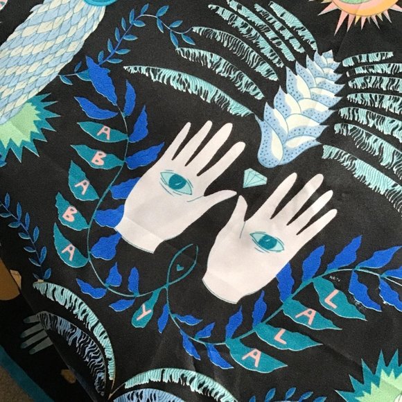 Multicoloured satin scarf Motif: hands, stars, moon, sun, planets, pineapples - Picture 6 of 8